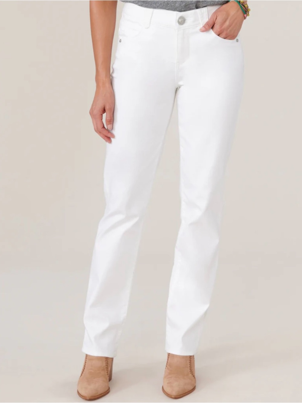 Democracy Women’s White denim Jeans Size 2